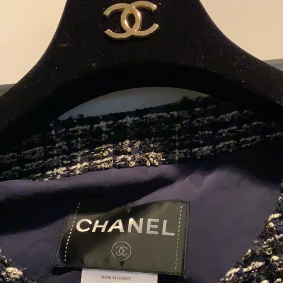 Chanel jacket - Picture 2 of 4